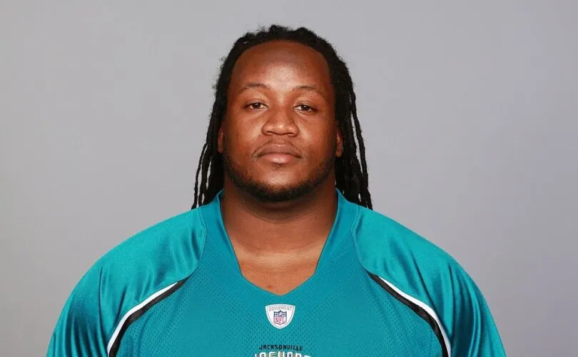 Former NFL player who called for COVID jab resisters to be jailed dies suddenly at 38