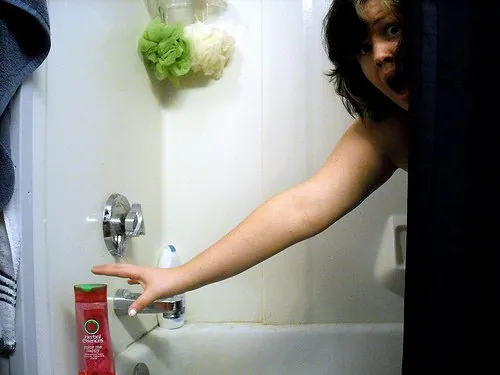Study: Chemicals In Shampoo May Damage Girls Mental Development  