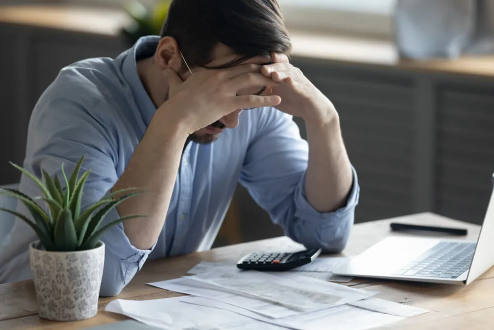 Financial Stress Linked To Heart Aging As Strongly As Major Medical Conditions, AI Study Finds