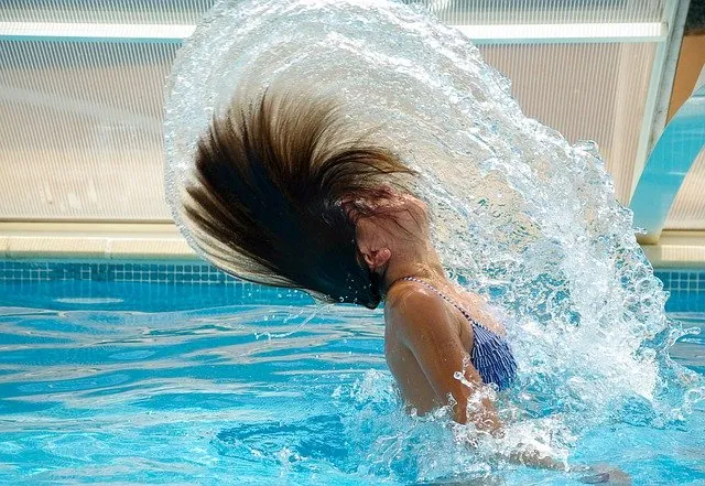 Swimming In a Pool With Sunscreen Puts You At Risk of Cancer, Researchers Say
