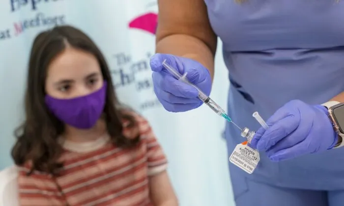 Senior NIH Doctor Pushes Back on COVID-19 Vaccine Mandates