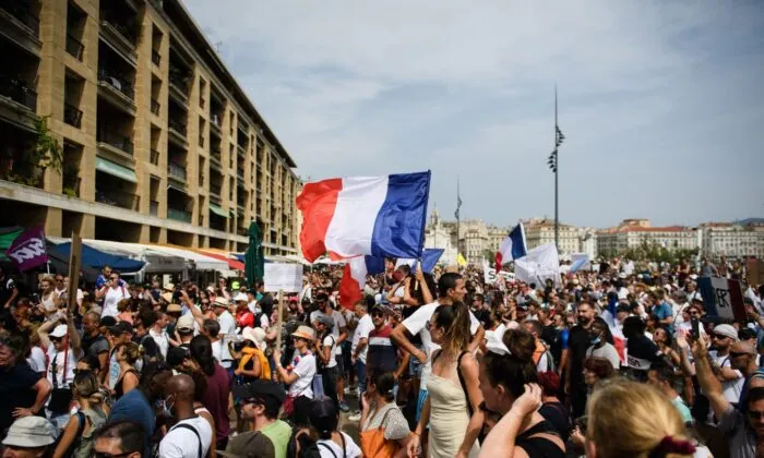 Protests Rage Across Europe as Lockdown, Vaccination Mandates Start